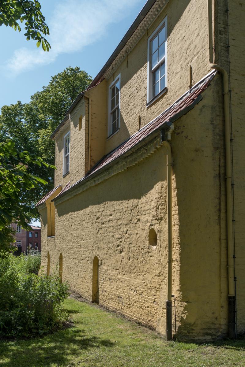 Seitenansicht Manningaburg