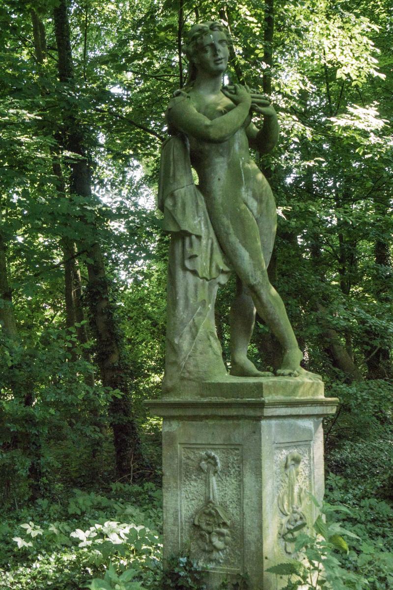 Statue im Park der Osterburg