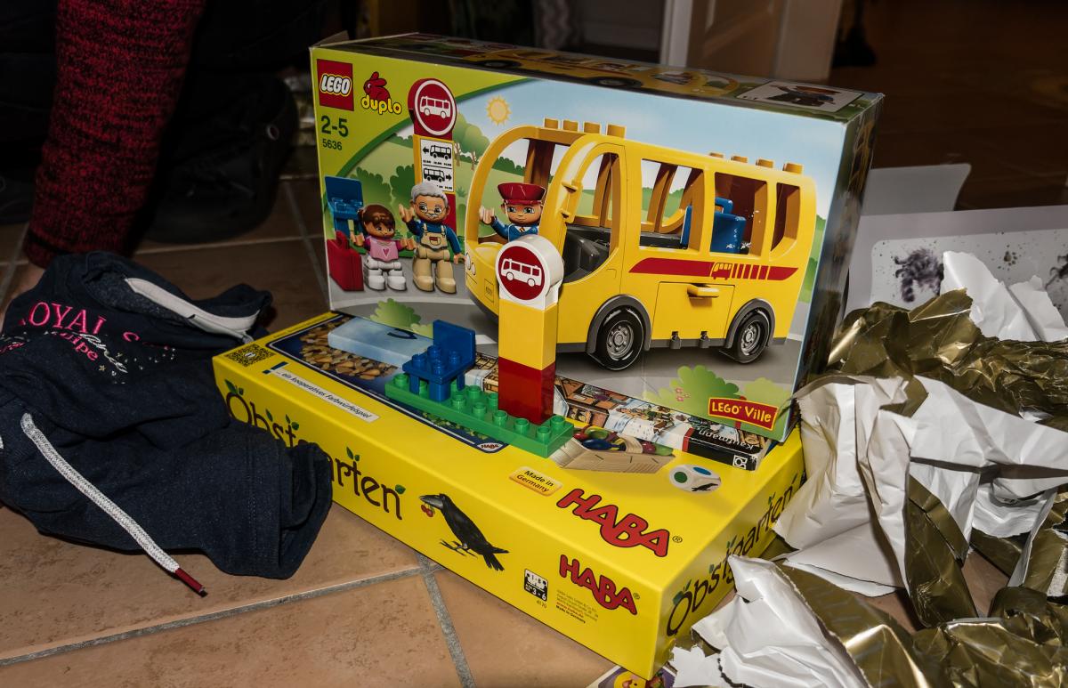 Danke Weihnachtsmann für den Lego-Bus