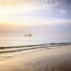 Strand mit Fischerboot