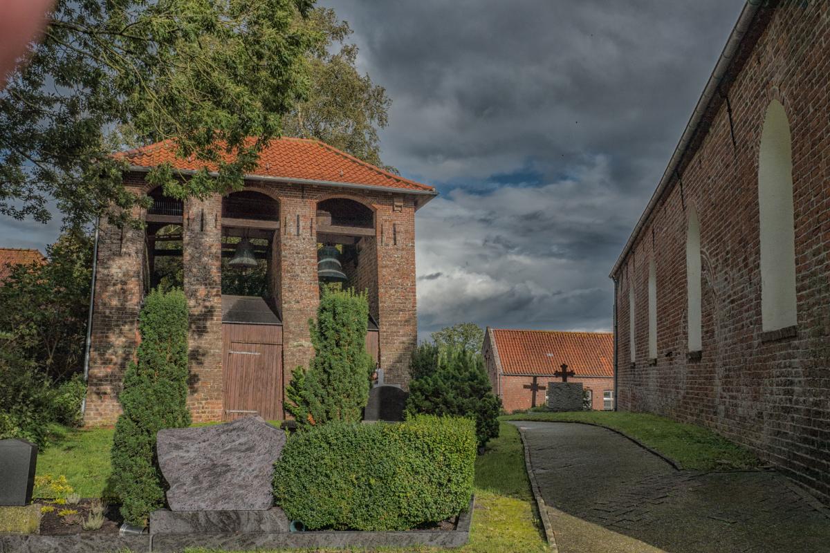 Aufgabe 3 Kirche und Glockenturm