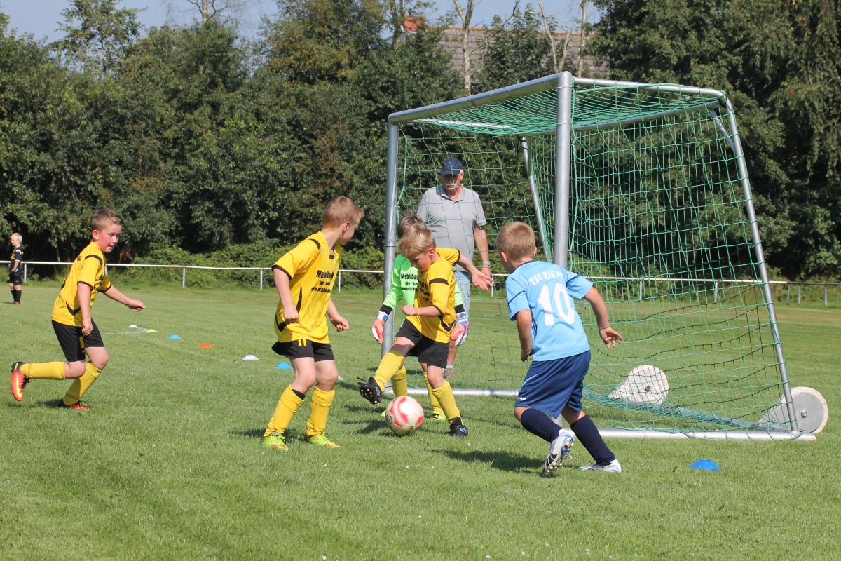 F2- JGd- Simonswolde- Riepe, im Torraum